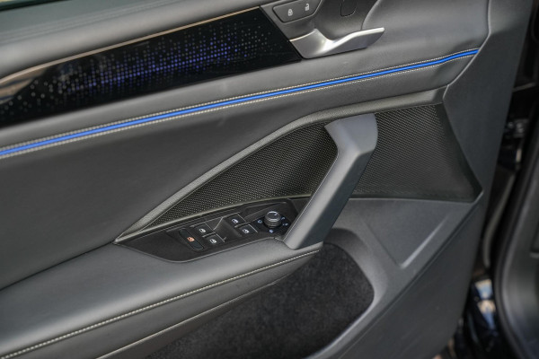 Volkswagen Tiguan 1.5 eTSI R-Line Business Panoramadak Ambient IQ Light Harman/Kardon Sportstoelen HeadUp