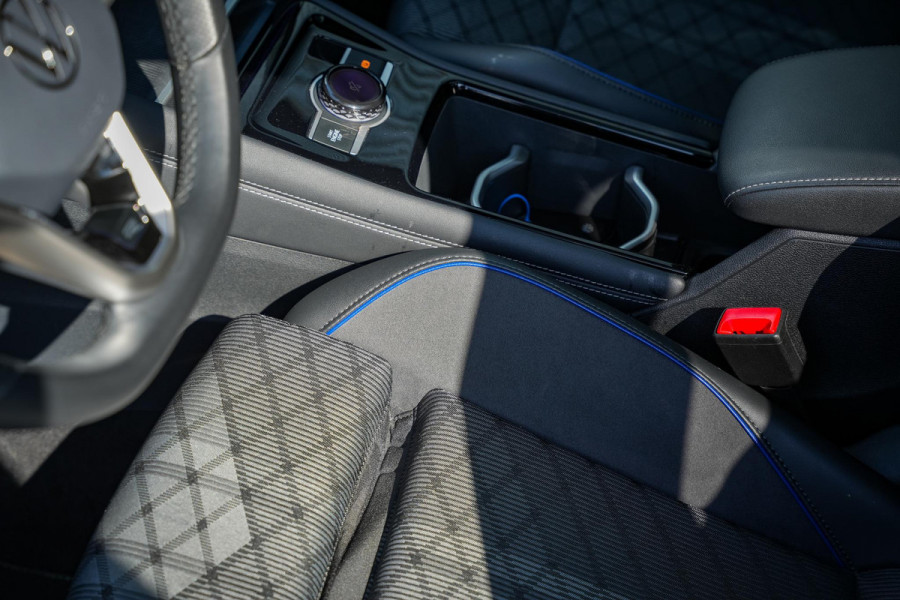 Volkswagen Tiguan 1.5 eTSI R-Line Business Panoramadak Ambient IQ Light Harman/Kardon Sportstoelen HeadUp