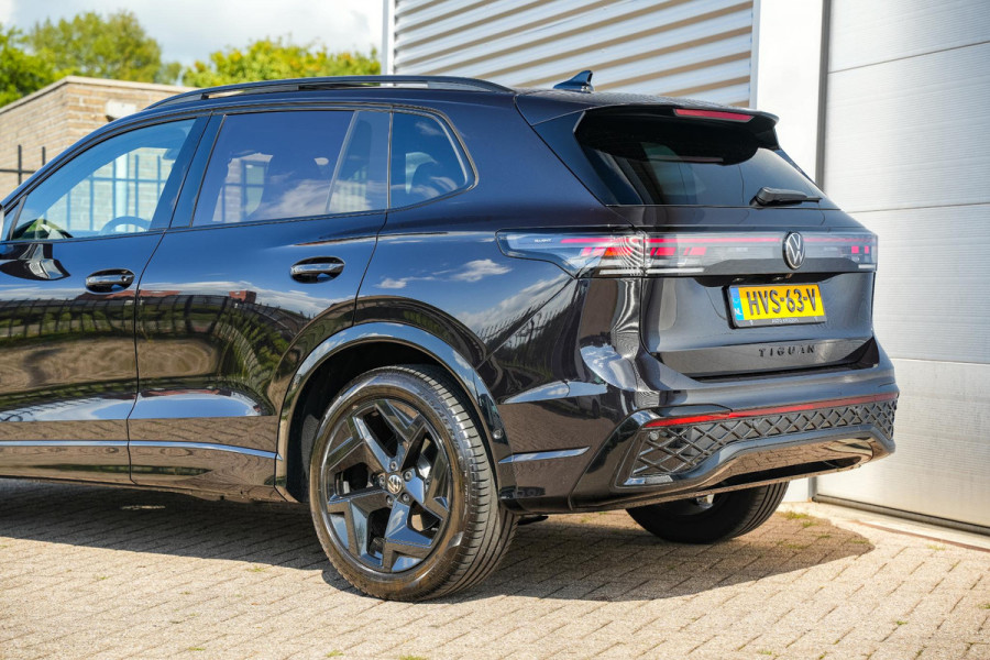 Volkswagen Tiguan 1.5 eTSI R-Line Business Panoramadak Ambient IQ Light Harman/Kardon Sportstoelen HeadUp