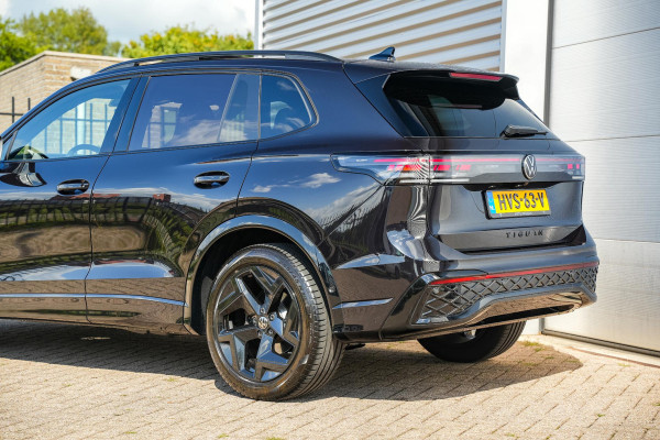 Volkswagen Tiguan 1.5 eTSI R-Line Business Panoramadak Ambient IQ Light Harman/Kardon Sportstoelen HeadUp
