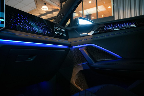 Volkswagen Tiguan 1.5 eTSI R-Line Business Panoramadak Ambient IQ Light Harman/Kardon Sportstoelen HeadUp