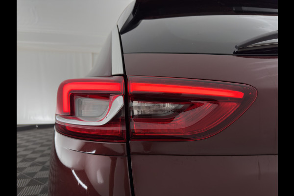 Opel Insignia Sports Tourer 2.0 CDTI Business Executive (INCL-BTW) Aut.*LUXURY-LEATHER | FULL-LED | NAVI-FULLMAP | BLIND-SPOT | DAB+ | HEATED-SPORTSEATS | ECC | CAMERA | LANE-ASSIST | SHIFT-PADDLES | PDC | PRIVACY-GLASS | CRUISE | 18''ALU*