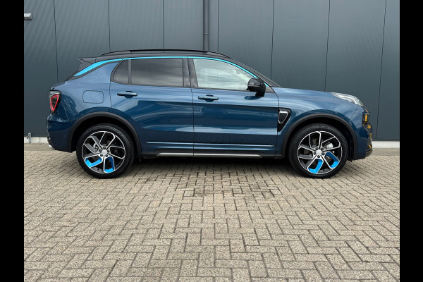 Lynk & Co 01 1.5 * Panorama * Stoelverwarming * Camera * Side Assist *