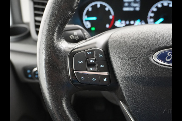 Ford Transit Custom 280 2.0TDCI 3-Persoons Airco Pdc-v+a Trekhaak Cruise Control Voorruitverwarming Trend Regen-Lichtsensor Betonplex Vloer Kastinrichting/Wandbetimmering Schuifdeur Euro 6 360NM Koppel 2.350Kg trekvermogen Zeer Compleet!
