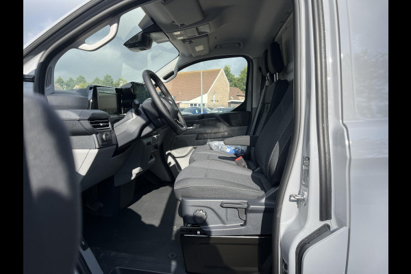 Ford Transit Custom 320 2.5 PHEV L2H1 Limited | 0,99% Renteactie | SCI | 233pk | Driver Assistance pack Premium | Wegklapbare Trekhaak | Verwarmd Stuurwiel | 17 inch Licht metalen Velgen | B&O Speakers