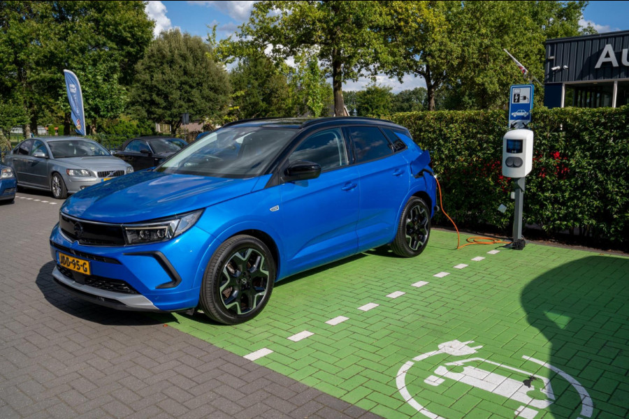 Opel Grandland 1.6 Turbo Plug-In Hybrid Ultimate | Prijs rijklaar incl. 12 mnd garantie | Memory lederen stoelen Camera Blindspot