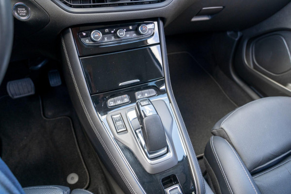 Opel Grandland 1.6 Turbo Plug-In Hybrid Ultimate | Prijs rijklaar incl. 12 mnd garantie | Memory lederen stoelen Camera Blindspot