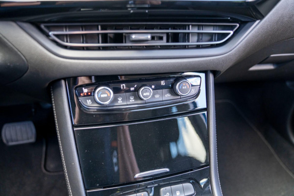 Opel Grandland 1.6 Turbo Plug-In Hybrid Ultimate | Prijs rijklaar incl. 12 mnd garantie | Memory lederen stoelen Camera Blindspot