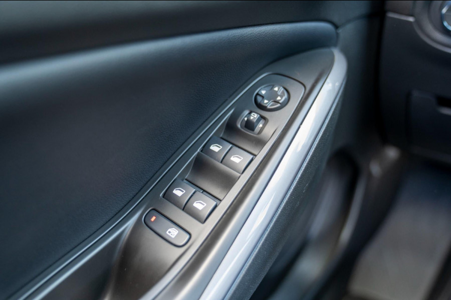 Opel Grandland 1.6 Turbo Plug-In Hybrid Ultimate | Prijs rijklaar incl. 12 mnd garantie | Memory lederen stoelen Camera Blindspot