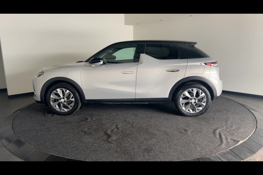 DS DS 3 Crossback E-Tense So Chic 50 kWh | Lederen Bekleding | Head Up Display | Zwart dak | SoH (batterijcheck) 90,8 % score!