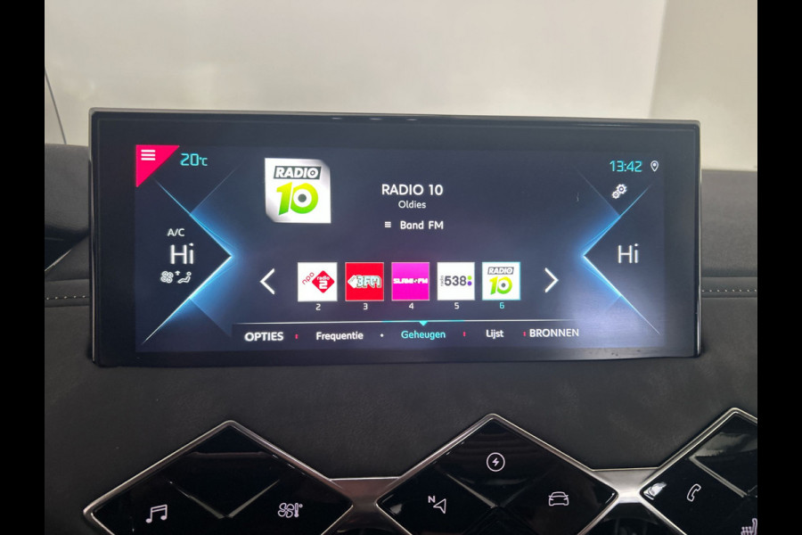 DS DS 3 Crossback E-Tense So Chic 50 kWh | Lederen Bekleding | Head Up Display | Zwart dak | SoH (batterijcheck) 90,8 % score!