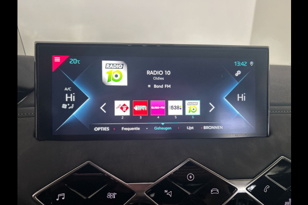 DS DS 3 Crossback E-Tense So Chic 50 kWh | Lederen Bekleding | Head Up Display | Zwart dak | SoH (batterijcheck) 90,8 % score!