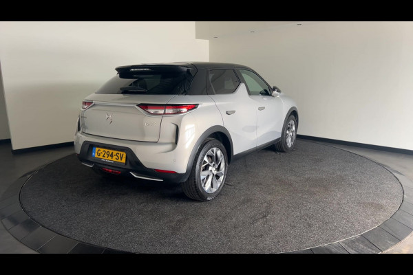 DS DS 3 Crossback E-Tense So Chic 50 kWh | Lederen Bekleding | Head Up Display | Zwart dak | SoH (batterijcheck) 90,8 % score!