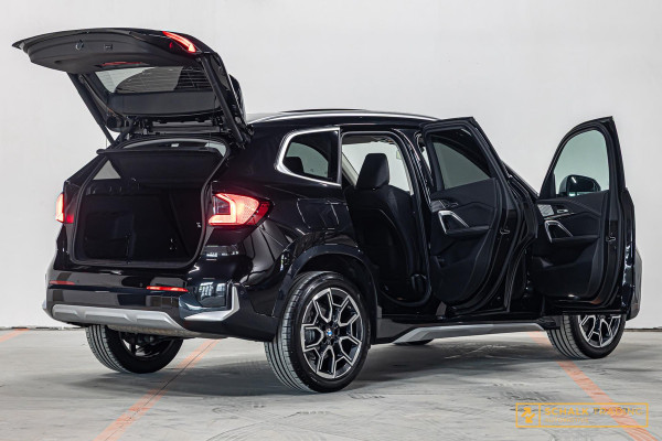 BMW X1 SDrive18i|Pano|E-stoel|H&K|Memory|Leder|Garantie|Cam