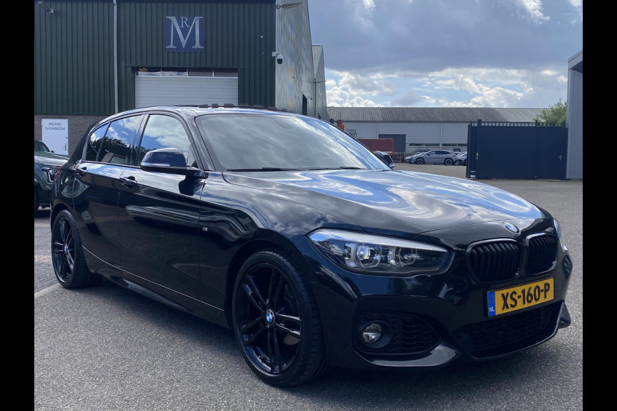 BMW 1-serie 118i Edition M Sport Shadow High Executive VAN: 24.900,- VOOR: 20.877,- UW HERFSTVOORDEEL: 4.023,- ORIGINEEL NEDERLANDSE AUTO MET NAP | VOLLEDIG LEDER + STOELVERWARMING| SCHUIFDAK | APPLE CARPLAY | XENON | RIJKLAAR MET 12 MAANDEN BOVAG GARANTIE!