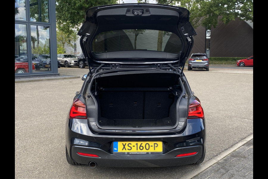 BMW 1-serie 118i Edition M Sport Shadow High Executive VAN: 24.900,- VOOR: 20.877,- UW HERFSTVOORDEEL: 4.023,- ORIGINEEL NEDERLANDSE AUTO MET NAP | VOLLEDIG LEDER + STOELVERWARMING| SCHUIFDAK | APPLE CARPLAY | XENON | RIJKLAAR MET 12 MAANDEN BOVAG GARANTIE!