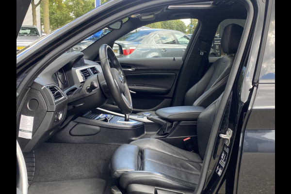 BMW 1-serie 118i Edition M Sport Shadow High Executive VAN: 24.900,- VOOR: 20.877,- UW HERFSTVOORDEEL: 4.023,- ORIGINEEL NEDERLANDSE AUTO MET NAP | VOLLEDIG LEDER + STOELVERWARMING| SCHUIFDAK | APPLE CARPLAY | XENON | RIJKLAAR MET 12 MAANDEN BOVAG GARANTIE!