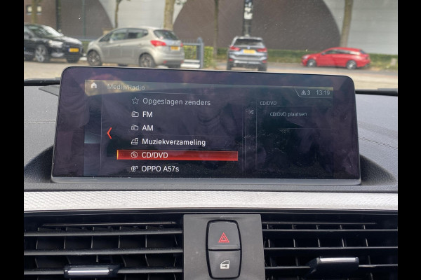 BMW 1-serie 118i Edition M Sport Shadow High Executive VAN: 24.900,- VOOR: 20.877,- UW HERFSTVOORDEEL: 4.023,- ORIGINEEL NEDERLANDSE AUTO MET NAP | VOLLEDIG LEDER + STOELVERWARMING| SCHUIFDAK | APPLE CARPLAY | XENON | RIJKLAAR MET 12 MAANDEN BOVAG GARANTIE!