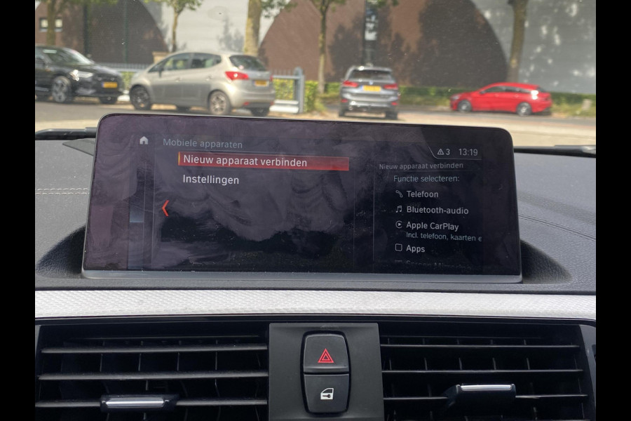 BMW 1-serie 118i Edition M Sport Shadow High Executive VAN: 24.900,- VOOR: 20.877,- UW HERFSTVOORDEEL: 4.023,- ORIGINEEL NEDERLANDSE AUTO MET NAP | VOLLEDIG LEDER + STOELVERWARMING| SCHUIFDAK | APPLE CARPLAY | XENON | RIJKLAAR MET 12 MAANDEN BOVAG GARANTIE!