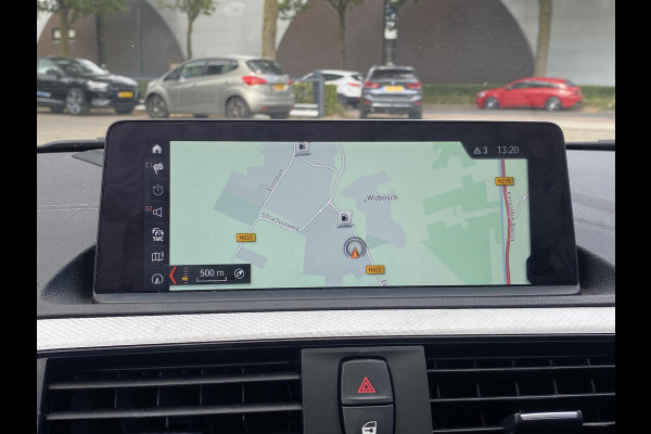 BMW 1-serie 118i Edition M Sport Shadow High Executive VAN: 24.900,- VOOR: 20.877,- UW HERFSTVOORDEEL: 4.023,- ORIGINEEL NEDERLANDSE AUTO MET NAP | VOLLEDIG LEDER + STOELVERWARMING| SCHUIFDAK | APPLE CARPLAY | XENON | RIJKLAAR MET 12 MAANDEN BOVAG GARANTIE!