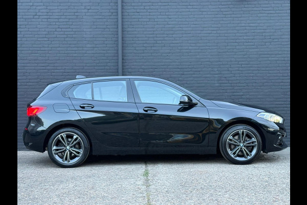 BMW 1-serie 118i Executive Edition | M SPORT | CARPLAY | LEER | MULTI STUUR | TREKHAAK