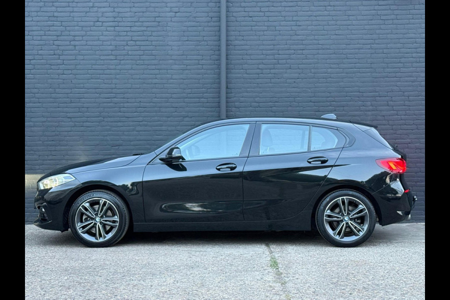 BMW 1-serie 118i Executive Edition | M SPORT | CARPLAY | LEER | MULTI STUUR | TREKHAAK