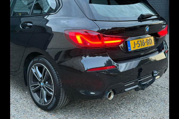 BMW 1-serie 118i Executive Edition | M SPORT | CARPLAY | LEER | MULTI STUUR | TREKHAAK