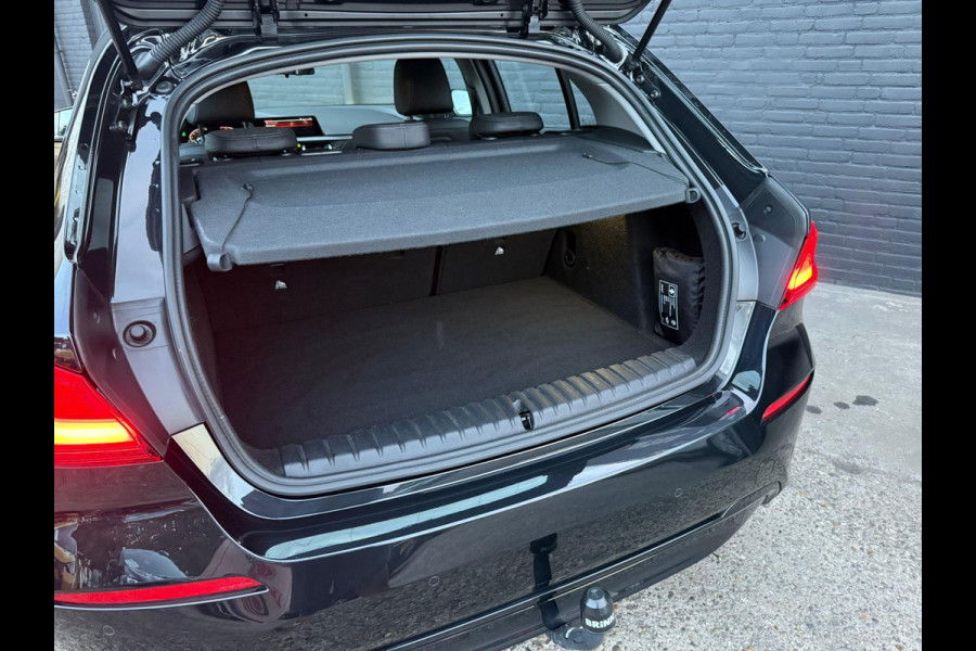 BMW 1-serie 118i Executive Edition | M SPORT | CARPLAY | LEER | MULTI STUUR | TREKHAAK