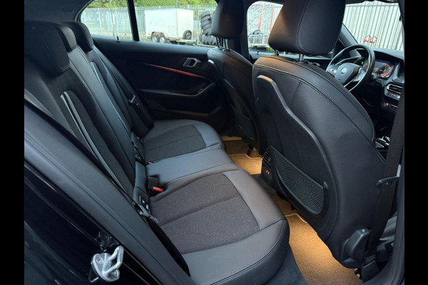 BMW 1-serie 118i Executive Edition | M SPORT | CARPLAY | LEER | MULTI STUUR | TREKHAAK