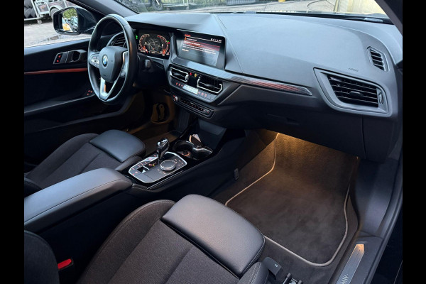 BMW 1-serie 118i Executive Edition | M SPORT | CARPLAY | LEER | MULTI STUUR | TREKHAAK