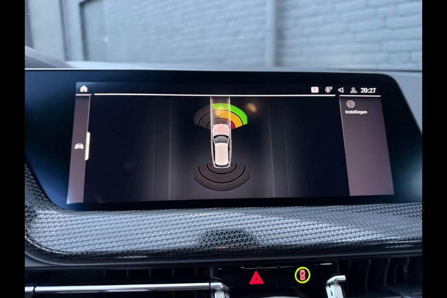BMW 1-serie 118i Executive Edition | M SPORT | CARPLAY | LEER | MULTI STUUR | TREKHAAK