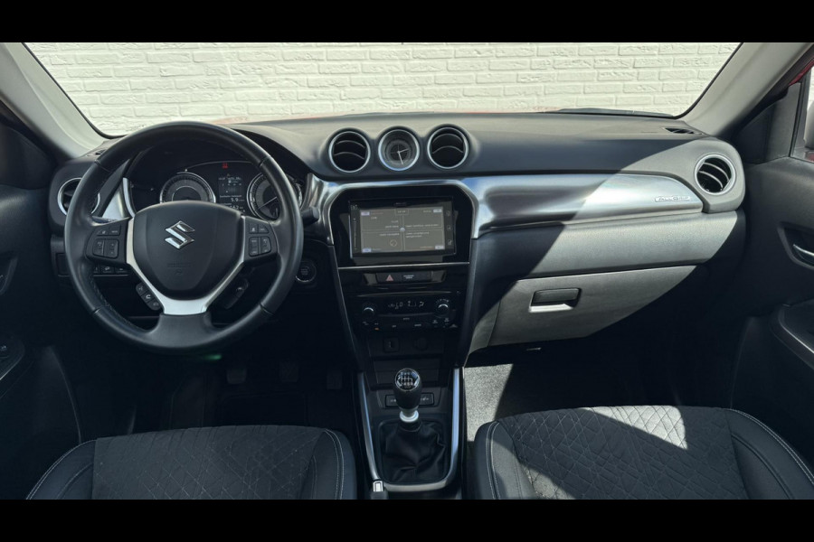 Suzuki Vitara 1.4 Boosterjet Style Smart Hybrid AllGrip Adaptive cruise Climate control Panoramadak Apple / Android Navigatie
