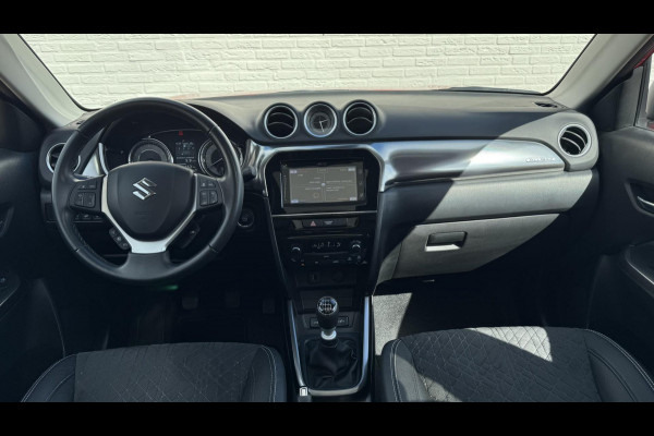 Suzuki Vitara 1.4 Boosterjet Style Smart Hybrid AllGrip Adaptive cruise Climate control Panoramadak Apple / Android Navigatie