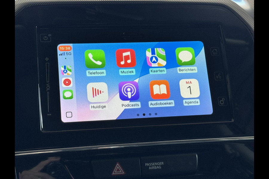 Suzuki Vitara 1.4 Boosterjet Style Smart Hybrid AllGrip Adaptive cruise Climate control Panoramadak Apple / Android Navigatie