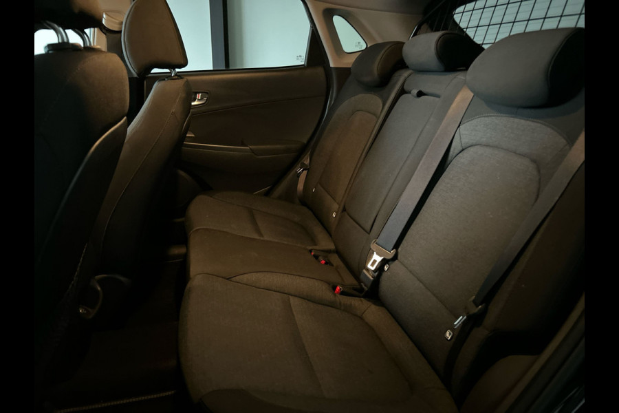 Hyundai KONA ELECTRIC Comfort Smart 64.8 kWh | Warmtepomp | Head-up display | Trekhaak | Voorzetels en stuur verwarmbaar