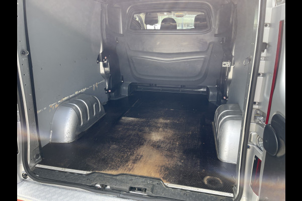 Fiat Talento 2.0 MultiJet 145pk L2H1 Business Pro DC 5 persoons / vaste prijs rijklaar € 20.950 ex btw / lease vanaf € 342 / euro 6 diesel / bpm vrij / airco / cruise / camera / trekhaak !
