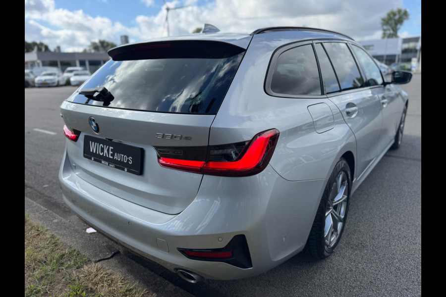 BMW 3 Serie Touring 330e xDrive High Executive Panorama Leder Camera