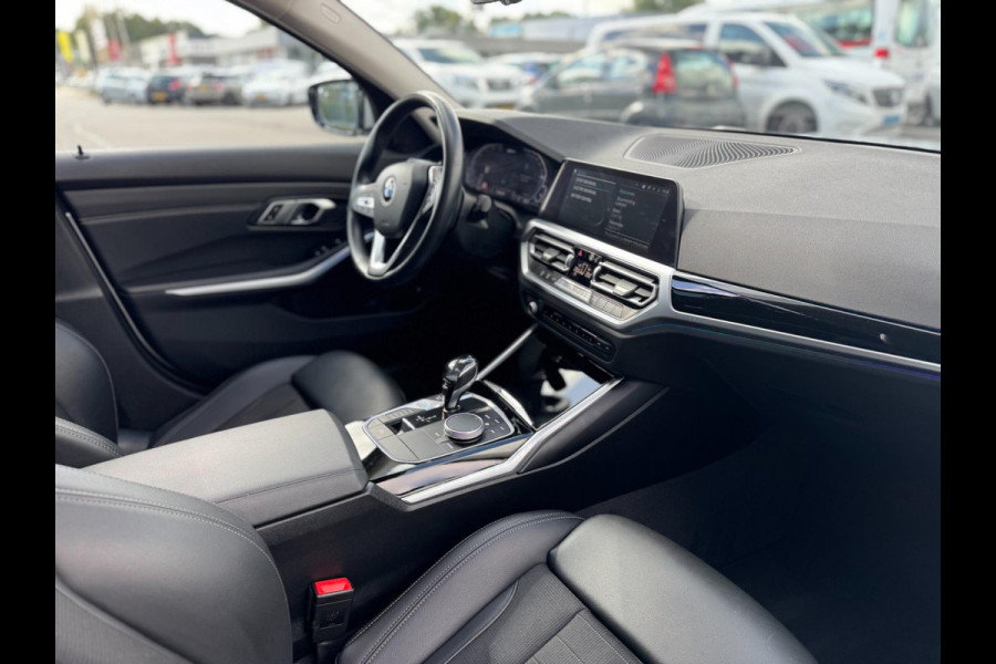 BMW 3 Serie Touring 330e xDrive High Executive Panorama Leder Camera