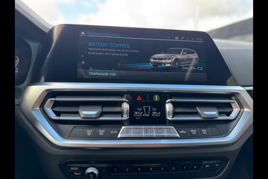BMW 3 Serie Touring 330e xDrive High Executive Panorama Leder Camera