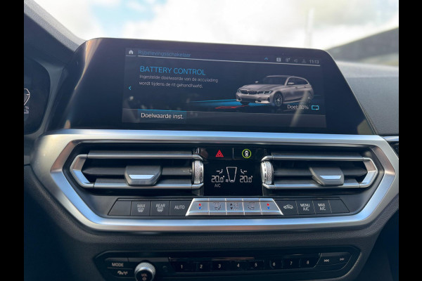 BMW 3 Serie Touring 330e xDrive High Executive Panorama Leder Camera