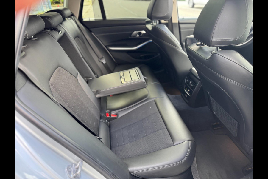 BMW 3 Serie Touring 330e xDrive High Executive Panorama Leder Camera