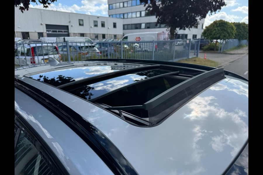 BMW 3 Serie Touring 330e xDrive High Executive Panorama Leder Camera