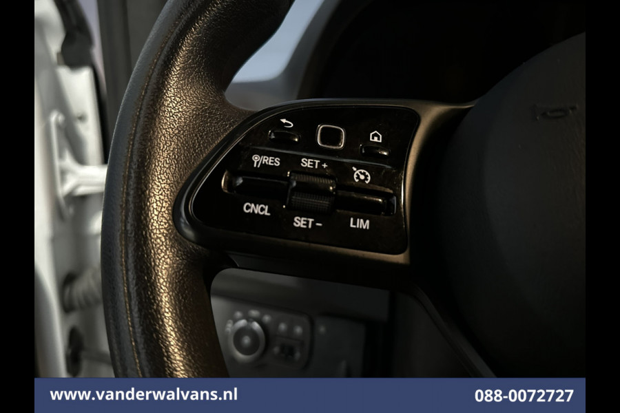Mercedes-Benz Sprinter 316 CDI 164pk L2H2 Euro6 Airco | Camera | Apple Carplay | Android Auto Cruiscontrol, 2800kg trekvermogen, parkeersensoren