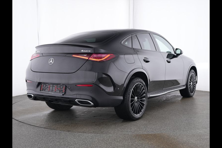 Mercedes-Benz GLC Coupé 300 e 4MATIC AMG Plug-In Hybride AMG Line | Night Pakket | Panorama Schuif-Kanteldak | Burmester® | Trekhaak | 20 Inch AMG Velgen | Distronic. Inclusief 24 maanden MB Certified garantie voor Europa.