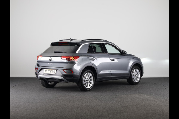Volkswagen T-Roc Life Edition 1.5 110 kW / 150 pk TSI SUV 7 versn. | Verlengde garantie | Navigatie via App | Parkeersensoren (Park assist) | Achteruitrijcamera | Adaptieve cruise control |