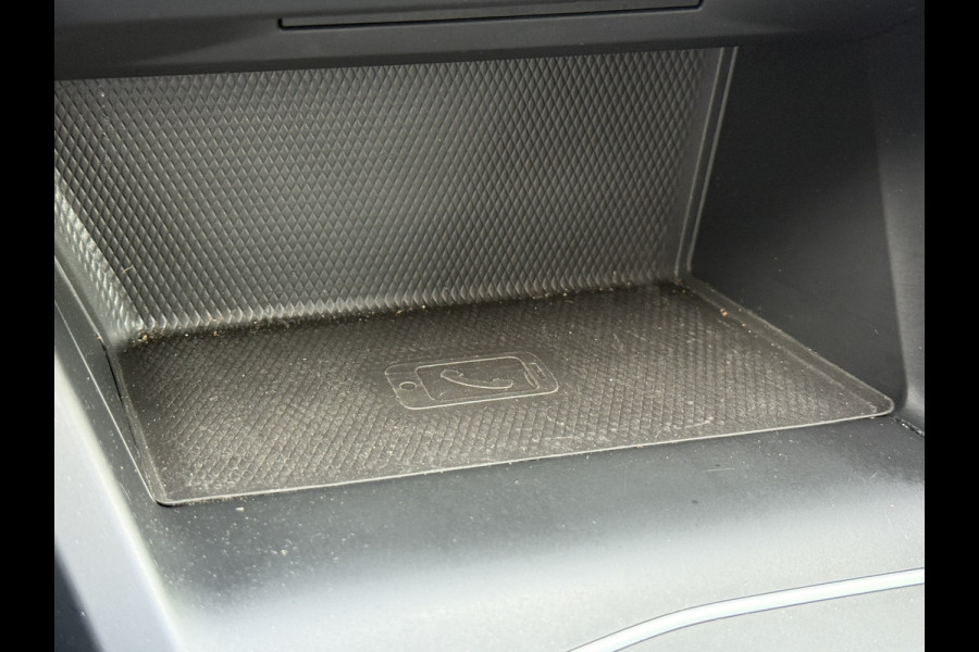 Volkswagen Golf 1.5 eTSI Style | Nieuw model | Camera | Draadloze lader | | Apple Carplay | DAB+