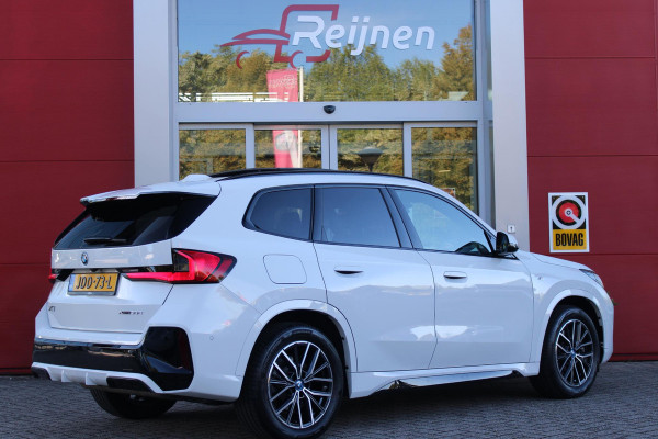 BMW X1 xDrive30e M-SPORT | PANORAMISCH SCHUIF/KANTEL DAK | ELEKTRISCH WEGKLAPBARE TREKHAAK | HARMAN/KARDON AUDIO SYSTEM | ALARMINSTALLATIE | ELEKTRISCH BEDIENBARE VOORSTOELEN MET GEHEUGENFUNCTIE "ACTIEVE ZITPLAATSEN" | STOEL VERWARMING | DRIVING ASSISTANT PROFESSIONAL MET O.A. ACTIVE LANE ASSIST | HARMAN HARDON AUDIO SYSTEM | SHADOW LINE | INNOVATION PAKKET MET O.A. 3D VIEW CAMERA'S, ADAPTIEVE LED KOPLAMPEN, HEAD UP DISPLAY, BMW LIVE PROFFESIONAL DASHBOARD, DRAADLOZE TELEFOONLADER | NAVIGATIE | DRAADLOZE APPLE CARPLAY/ANDROID AUTO | DAB+ RADIO | ELEKTRISCH BEDIENBARE ACHTERKL