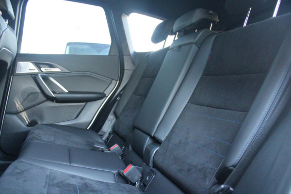 BMW X1 xDrive30e M-SPORT | PANORAMISCH SCHUIF/KANTEL DAK | ELEKTRISCH WEGKLAPBARE TREKHAAK | HARMAN/KARDON AUDIO SYSTEM | ALARMINSTALLATIE | ELEKTRISCH BEDIENBARE VOORSTOELEN MET GEHEUGENFUNCTIE "ACTIEVE ZITPLAATSEN" | STOEL VERWARMING | DRIVING ASSISTANT PROFESSIONAL MET O.A. ACTIVE LANE ASSIST | HARMAN HARDON AUDIO SYSTEM | SHADOW LINE | INNOVATION PAKKET MET O.A. 3D VIEW CAMERA'S, ADAPTIEVE LED KOPLAMPEN, HEAD UP DISPLAY, BMW LIVE PROFFESIONAL DASHBOARD, DRAADLOZE TELEFOONLADER | NAVIGATIE | DRAADLOZE APPLE CARPLAY/ANDROID AUTO | DAB+ RADIO | ELEKTRISCH BEDIENBARE ACHTERKL