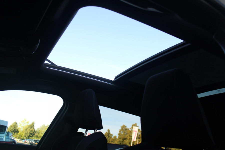 BMW X1 xDrive30e M-SPORT | PANORAMISCH SCHUIF/KANTEL DAK | ELEKTRISCH WEGKLAPBARE TREKHAAK | HARMAN/KARDON AUDIO SYSTEM | ALARMINSTALLATIE | ELEKTRISCH BEDIENBARE VOORSTOELEN MET GEHEUGENFUNCTIE "ACTIEVE ZITPLAATSEN" | STOEL VERWARMING | DRIVING ASSISTANT PROFESSIONAL MET O.A. ACTIVE LANE ASSIST | HARMAN HARDON AUDIO SYSTEM | SHADOW LINE | INNOVATION PAKKET MET O.A. 3D VIEW CAMERA'S, ADAPTIEVE LED KOPLAMPEN, HEAD UP DISPLAY, BMW LIVE PROFFESIONAL DASHBOARD, DRAADLOZE TELEFOONLADER | NAVIGATIE | DRAADLOZE APPLE CARPLAY/ANDROID AUTO | DAB+ RADIO | ELEKTRISCH BEDIENBARE ACHTERKL