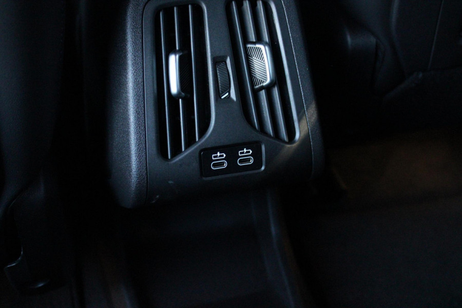 BMW X1 xDrive30e M-SPORT | PANORAMISCH SCHUIF/KANTEL DAK | ELEKTRISCH WEGKLAPBARE TREKHAAK | HARMAN/KARDON AUDIO SYSTEM | ALARMINSTALLATIE | ELEKTRISCH BEDIENBARE VOORSTOELEN MET GEHEUGENFUNCTIE "ACTIEVE ZITPLAATSEN" | STOEL VERWARMING | DRIVING ASSISTANT PROFESSIONAL MET O.A. ACTIVE LANE ASSIST | HARMAN HARDON AUDIO SYSTEM | SHADOW LINE | INNOVATION PAKKET MET O.A. 3D VIEW CAMERA'S, ADAPTIEVE LED KOPLAMPEN, HEAD UP DISPLAY, BMW LIVE PROFFESIONAL DASHBOARD, DRAADLOZE TELEFOONLADER | NAVIGATIE | DRAADLOZE APPLE CARPLAY/ANDROID AUTO | DAB+ RADIO | ELEKTRISCH BEDIENBARE ACHTERKL